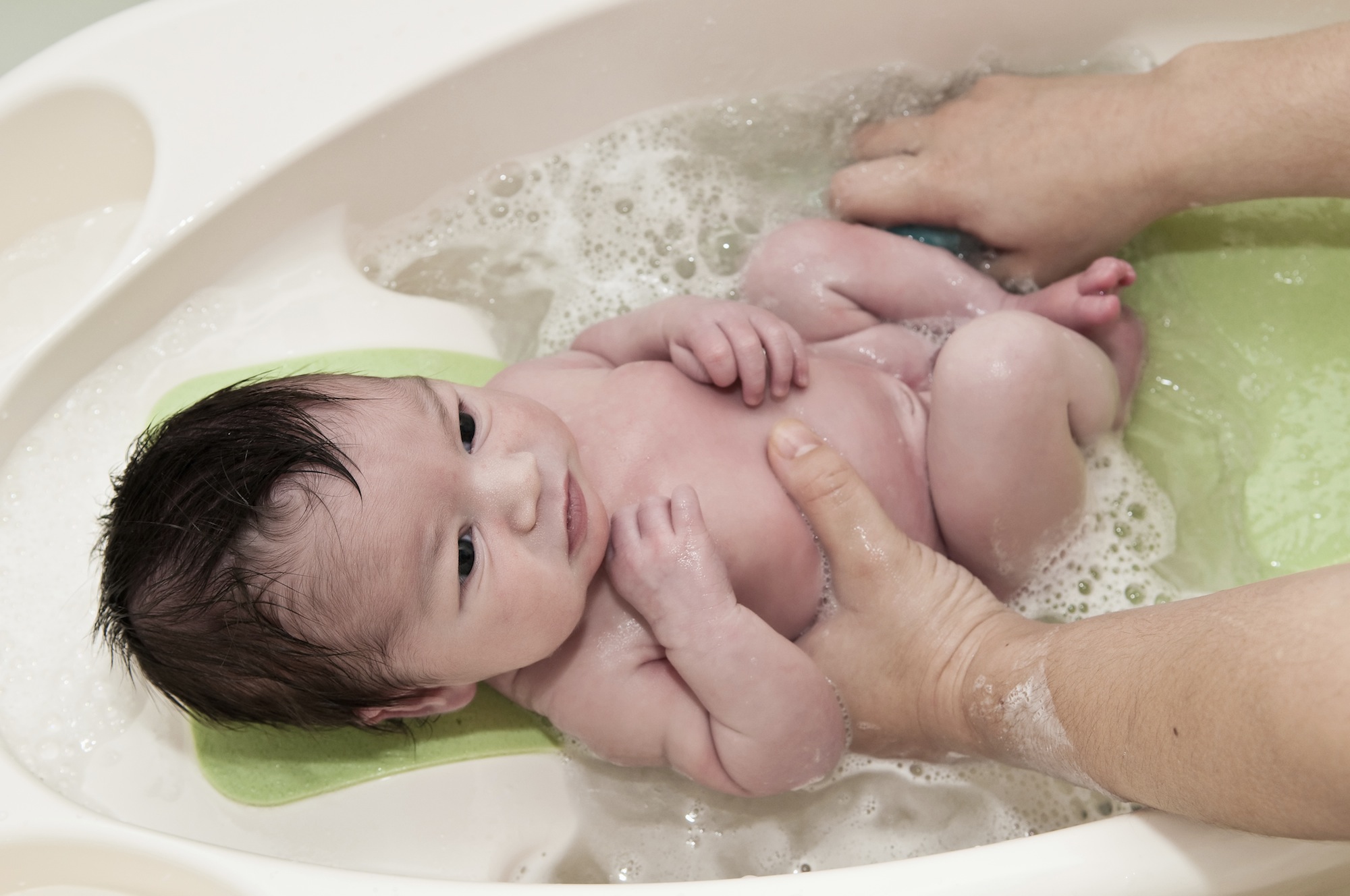 Como bañar a un recién nacido