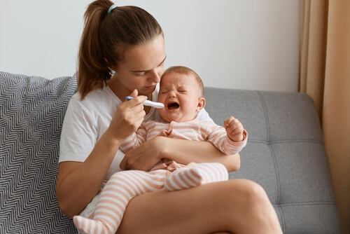 ¿Cómo tomar la temperatura o fiebre a un recién nacido?