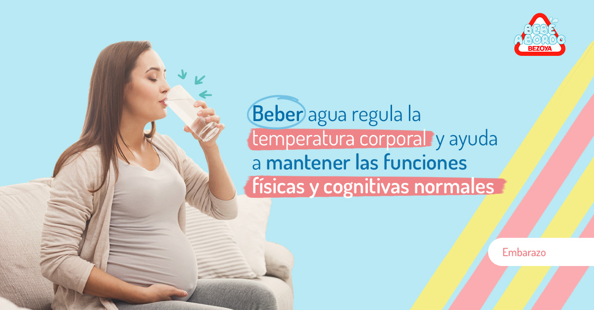 Beber agua regula la temperatura corporal y ayudar a mantener las funciones físicas y cognitivas normales. 