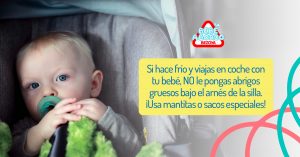 Si hace frío y viajas en coche con tu bebé, NO le pongas abrigos gruesos bajo el arnés de la silla. ¡Usa mantitas o sacos especiales!