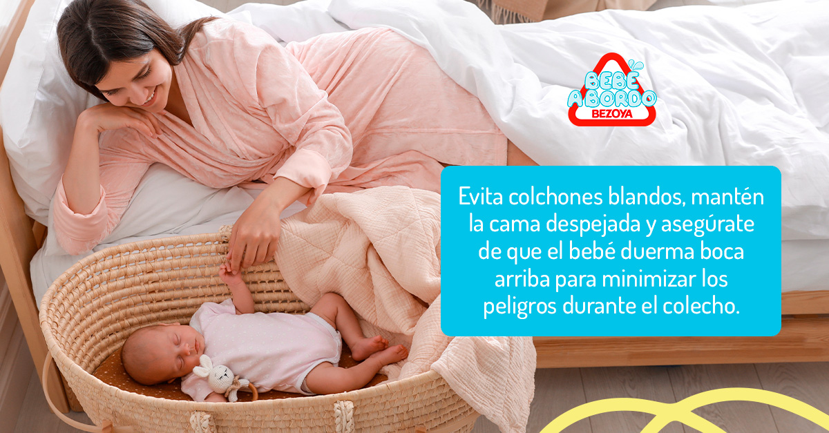 Evita colchones blandos, mantén la cama despejada y asegúrate de que el bebé duerma boca arriba para minimizar los peligros durante el colecho
