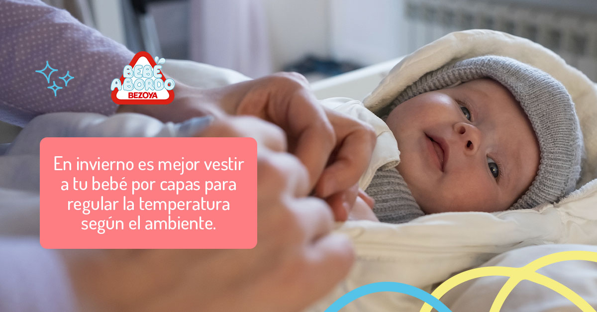En invierno es mejor vestir a tu bebé por capas para regular la temperatura según el ambiente 